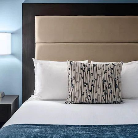 Ottawa Embassy Hotel & Suites מראה חיצוני תמונה